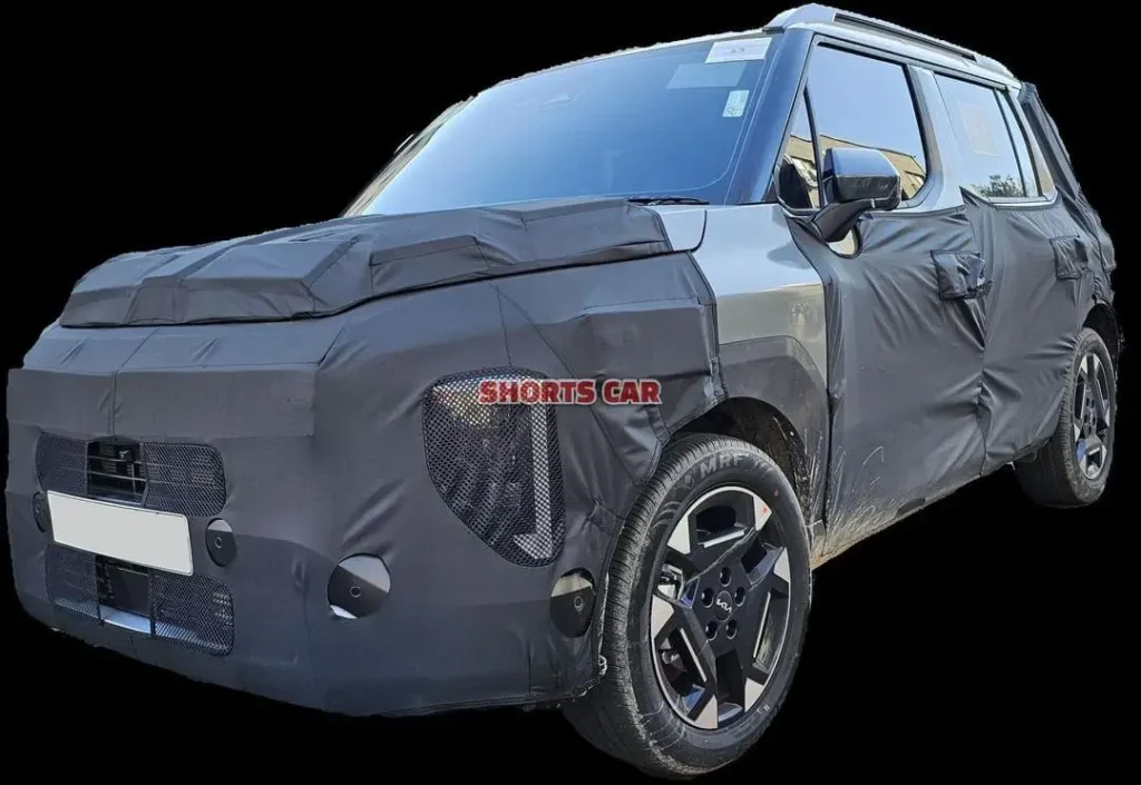Vehículo camuflado para pruebas automotrices en exterior.