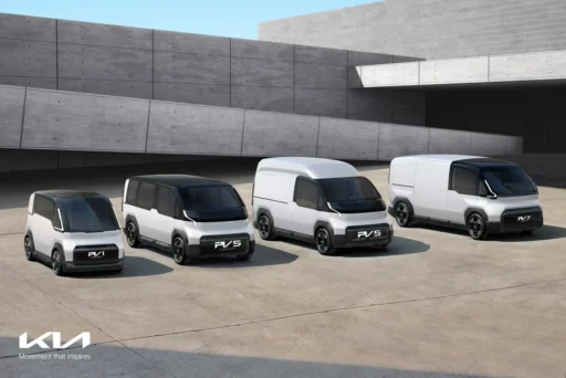 Cuatro furgonetas conceptuales de tamaños crecientes.